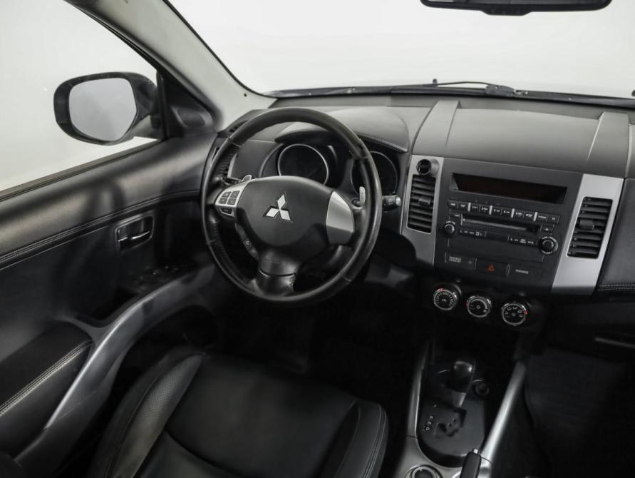 Mitsubishi Outlander II Рестайлинг Санкт-Петербург  - изображение 9
