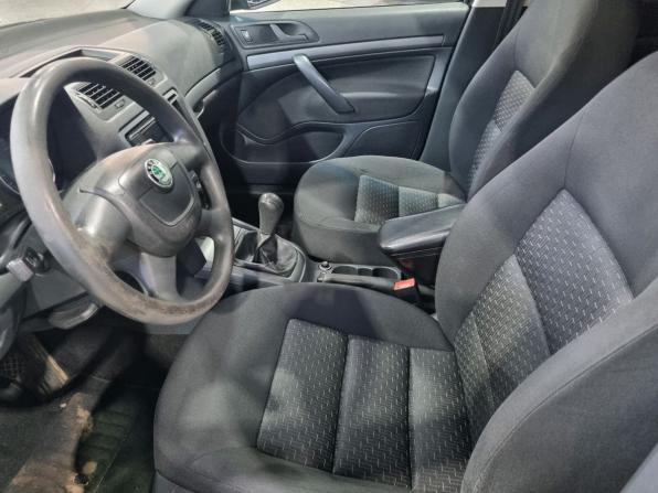 Skoda Octavia II (A5) Рестайлинг с пробегом 2011 года, цена 649 000 рублей, 173070 км, лифтбек, Автокод Объявления
