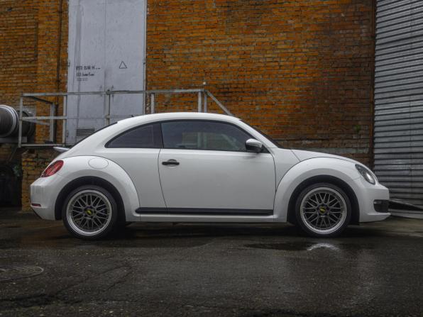 Volkswagen Beetle II (A5) с пробегом 2013 года, цена 1 300 000 рублей, 214000 км, хэтчбек, Автокод Объявления