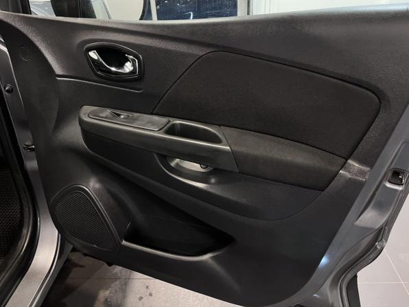 Renault Kaptur I с пробегом 2018 года, цена 1 415 000 рублей, 98377 км, внедорожник, Автокод Объявления