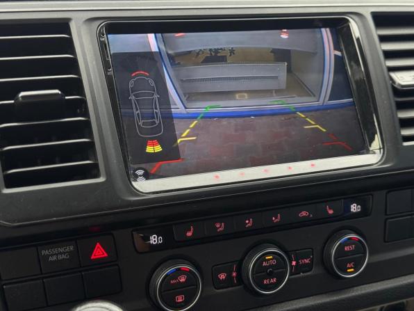 Volkswagen Caravelle T6 с пробегом 2018 года, цена 3 300 000 рублей, 62251 км, минивэн, Автокод Объявления