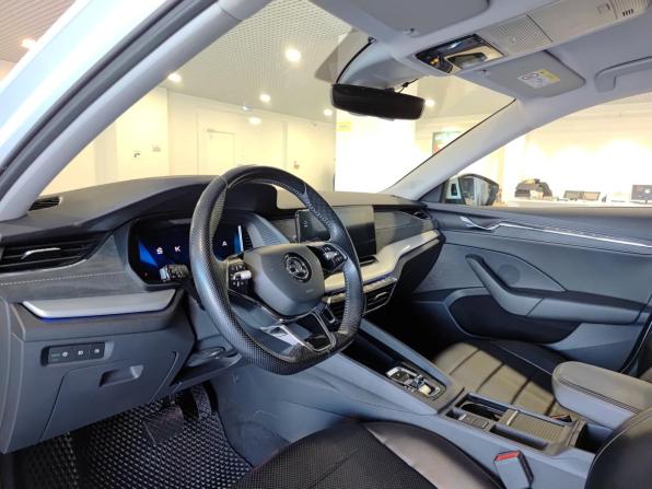 Skoda Octavia IV (A8) с пробегом 2021 года, цена 2 423 000 рублей, 88155 км, лифтбек, Автокод Объявления