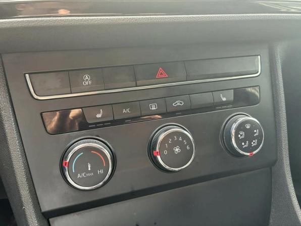 SEAT Leon III с пробегом 2013 года, цена 975 000 рублей, 200896 км, хэтчбек, Автокод Объявления