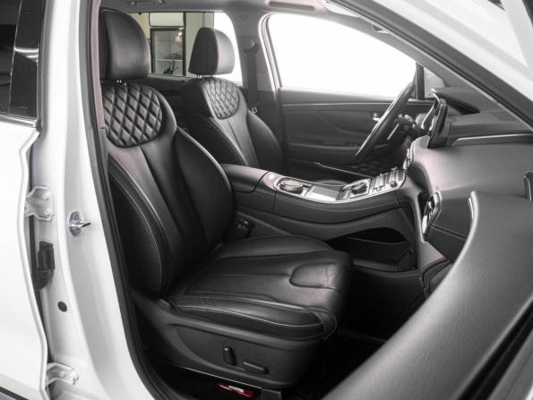 Hyundai Santa Fe IV Рестайлинг с пробегом 2023 года, цена 4 649 000 рублей, 20300 км, внедорожник, Автокод Объявления