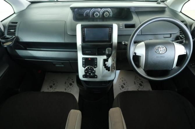 Toyota Noah II (R70) с пробегом 2010 года, цена 1 159 000 рублей, 281000 км, минивэн, Автокод Объявления