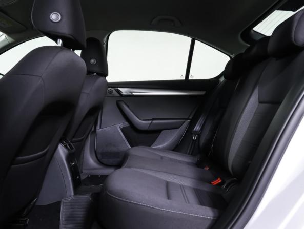 Skoda Octavia III (A7) Рестайлинг с пробегом 2020 года, цена 1 941 000 рублей, 40000 км, лифтбек, Автокод Объявления