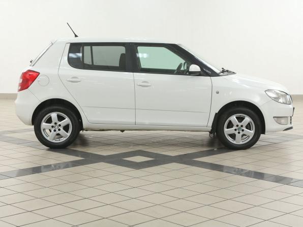 Skoda Fabia II Рестайлинг с пробегом 2014 года, цена 554 000 рублей, 255000 км, хэтчбек, Автокод Объявления