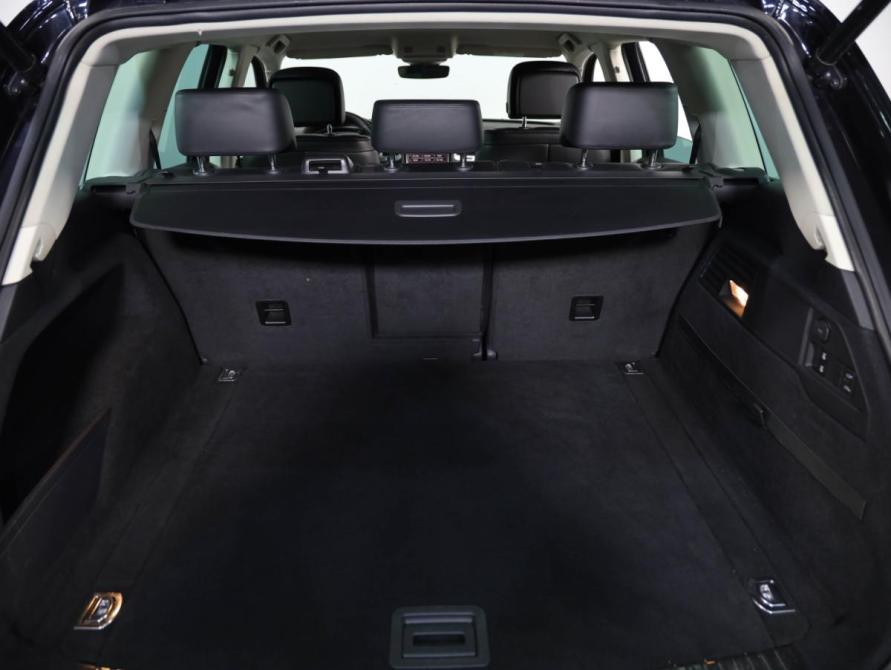 Volkswagen Touareg II Рестайлинг Санкт-Петербург  - изображение 27