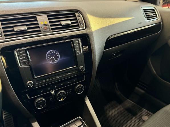 Volkswagen Jetta VI Рестайлинг с пробегом 2017 года, цена 1 240 000 рублей, 166500 км, седан, Автокод Объявления