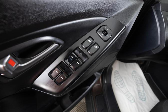 Hyundai ix35 I Рестайлинг с пробегом 2015 года, цена 1 649 000 рублей, 178123 км, внедорожник, Автокод Объявления