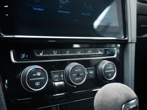 Volkswagen Golf R VII Рестайлинг с пробегом 2019 года, цена 3 550 000 рублей, 151744 км, хэтчбек, Автокод Объявления