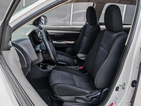 Mitsubishi Outlander III Рестайлинг 2 с пробегом 2015 года, цена 1 475 000 рублей, 242274 км, внедорожник, Автокод Объявления