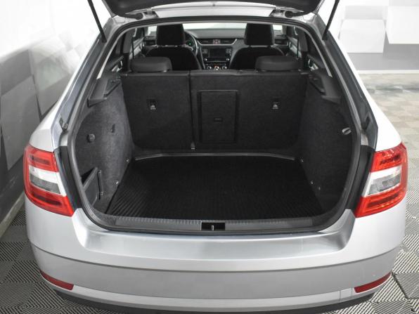 Skoda Octavia III (A7) Рестайлинг с пробегом 2017 года, цена 1 630 000 рублей, 130430 км, лифтбек, Автокод Объявления