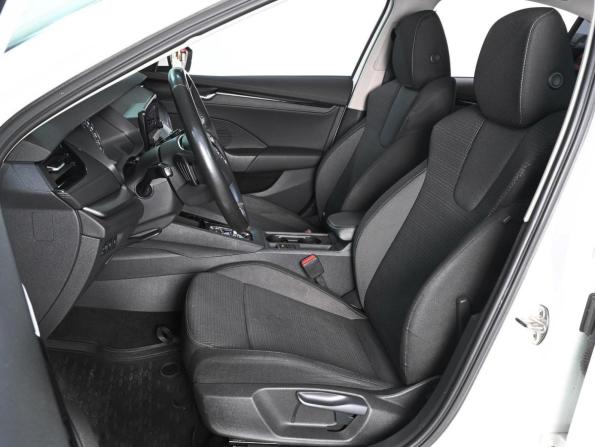 Skoda Octavia IV (A8) с пробегом 2021 года, цена 2 150 000 рублей, 140690 км, лифтбек, Автокод Объявления
