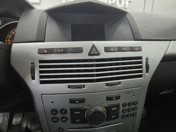 Opel Astra H Рестайлинг с пробегом 2013 года, цена 669 000 рублей, 199000 км, седан, Автокод Объявления