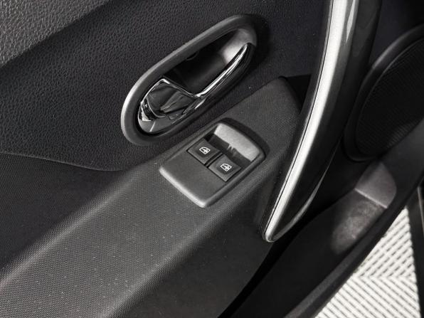 Renault Sandero II с пробегом 2016 года, цена 1 090 000 рублей, 50699 км, хэтчбек, Автокод Объявления