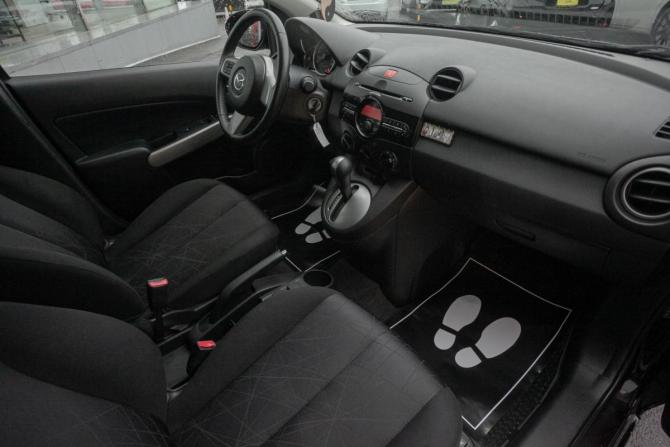 Mazda 2 II Рестайлинг (DE2) с пробегом 2011 года, цена 935 000 рублей, 56000 км, хэтчбек, Автокод Объявления