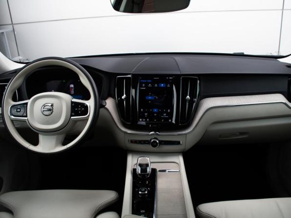 Volvo XC60 II Рестайлинг с пробегом 2021 года, цена 4 898 000 рублей, 58765 км, внедорожник, Автокод Объявления