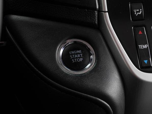 Toyota Land Cruiser 200 Series Рестайлинг 2 с пробегом 2019 года, цена 6 899 000 рублей, 141256 км, внедорожник, Автокод Объявления