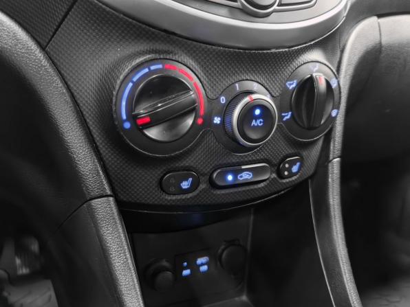 Hyundai Solaris I Рестайлинг с пробегом 2015 года, цена 850 000 рублей, 125312 км, хэтчбек, Автокод Объявления