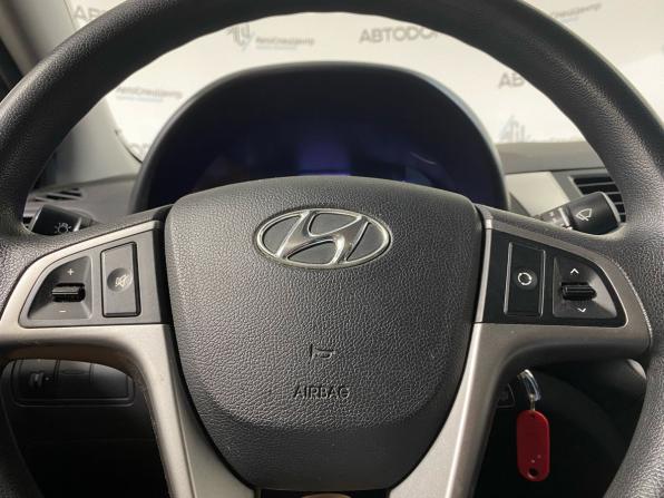 Hyundai Solaris I Рестайлинг с пробегом 2015 года, цена 1 019 000 рублей, 108000 км, седан, Автокод Объявления