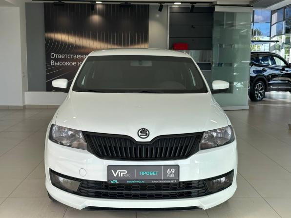 Skoda Rapid I с пробегом 2015 года, цена 1 297 000 рублей, 93544 км, лифтбек, Автокод Объявления