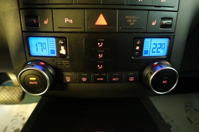 Volkswagen Touareg I Рестайлинг с пробегом 2009 года, цена 1 119 000 рублей, 265000 км, внедорожник, Автокод Объявления