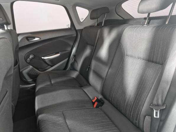 Opel Astra J с пробегом 2011 года, цена 529 000 рублей, 215000 км, хэтчбек, Автокод Объявления