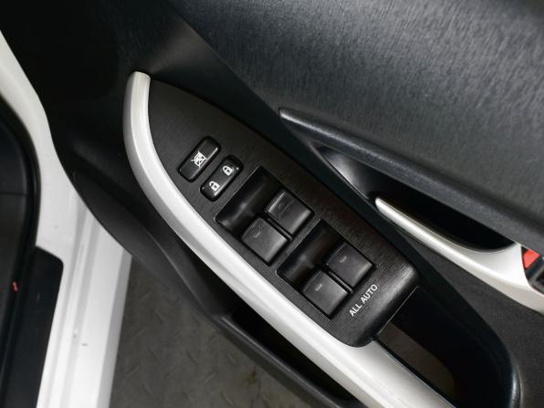 Toyota Prius III Рестайлинг (XW30) с пробегом 2015 года, цена 1 230 999 рублей, 171039 км, лифтбек, Автокод Объявления