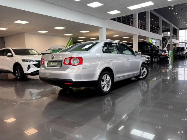 Volkswagen Jetta V с пробегом 2010 года, цена 880 000 рублей, 227421 км, седан, Автокод Объявления