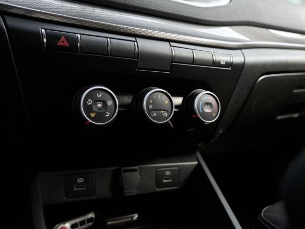 Lada (ВАЗ) Vesta I Рестайлинг (NG) с пробегом 2024 года, цена 1 098 000 рублей, 77544 км, седан, Автокод Объявления