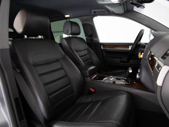 Volkswagen Touareg I Рестайлинг с пробегом 2009 года, цена 1 099 000 рублей, 245360 км, внедорожник, Автокод Объявления