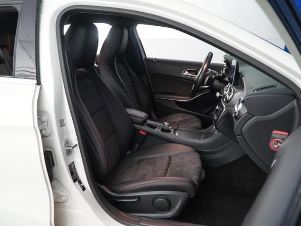 Mercedes-Benz GLA I (X156) Рестайлинг с пробегом 2017 года, цена 2 403 444 рубля, 59633 км, внедорожник, Автокод Объявления
