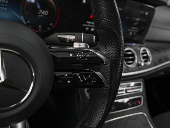 Mercedes-Benz E-Класс V (W213 S213 C238) Рестайлинг с пробегом 2021 года, цена 4 725 000 рублей, 72702 км, седан, Автокод Объявления