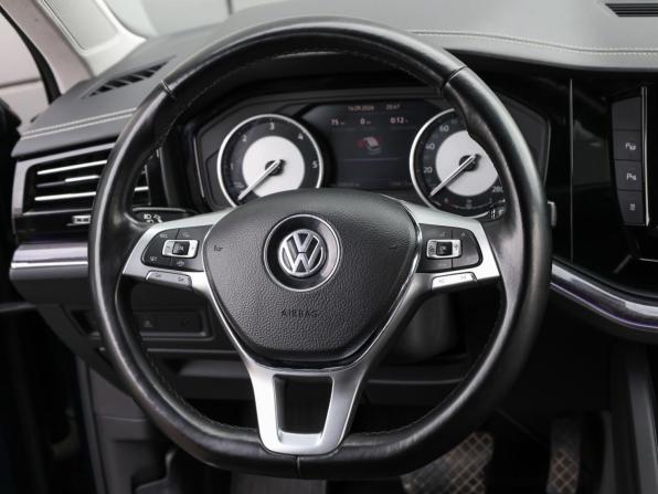 Volkswagen Touareg III с пробегом 2018 года, цена 4 598 000 рублей, 126612 км, внедорожник, Автокод Объявления