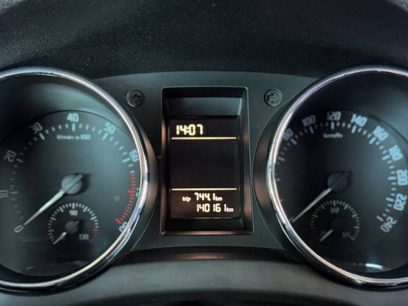 Skoda Yeti I Рестайлинг с пробегом 2014 года, цена 1 320 000 рублей, 140455 км, внедорожник, Автокод Объявления