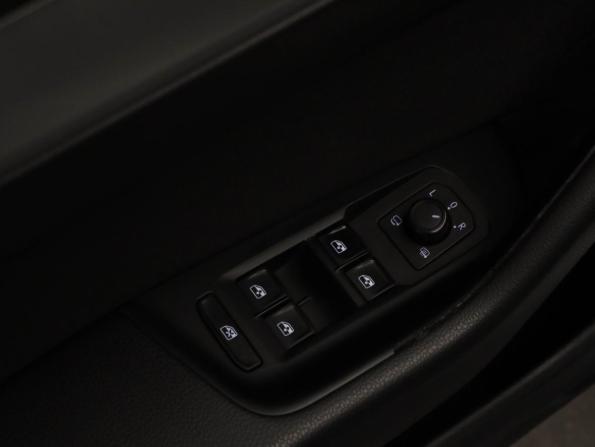 Volkswagen Passat B8 с пробегом 2015 года, цена 1 450 000 рублей, 216254 км, седан, Автокод Объявления