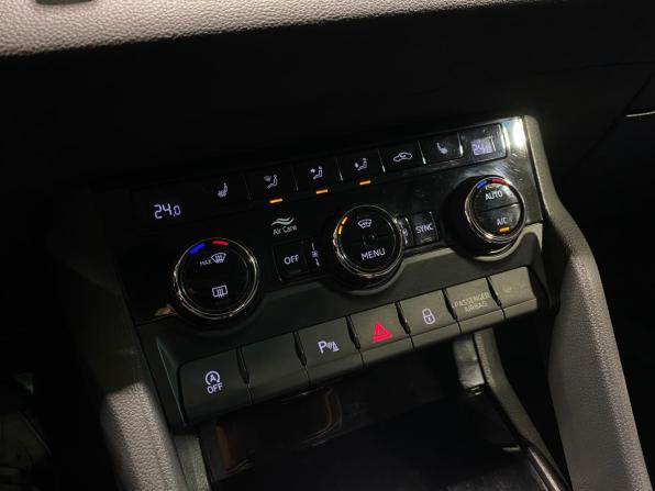 Skoda Karoq I с пробегом 2020 года, цена 2 298 000 рублей, 81991 км, внедорожник, Автокод Объявления