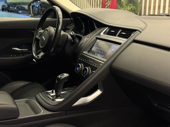 Jaguar E-Pace I с пробегом 2018 года, цена 2 889 999 рублей, 116000 км, внедорожник, Автокод Объявления