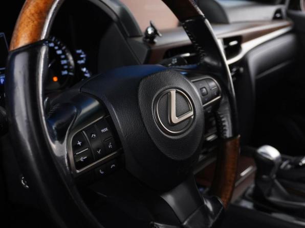 Lexus LX III Рестайлинг 2 с пробегом 2016 года, цена 5 999 654 рубля, 123958 км, внедорожник, Автокод Объявления