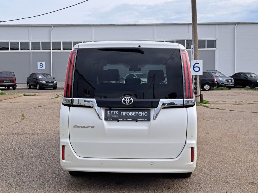 Toyota Esquire I Рестайлинг Набережные Челны  - изображение 7