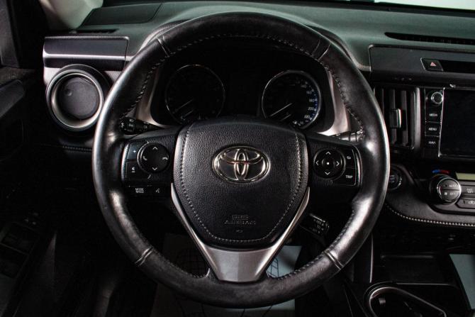 Toyota RAV4 IV (XA40) Рестайлинг с пробегом 2017 года, цена 2 899 000 рублей, 138000 км, внедорожник, Автокод Объявления