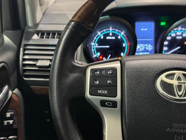 Toyota Land Cruiser Prado 150 Series с пробегом 2010 года, цена 2 470 000 рублей, 201780 км, внедорожник, Автокод Объявления