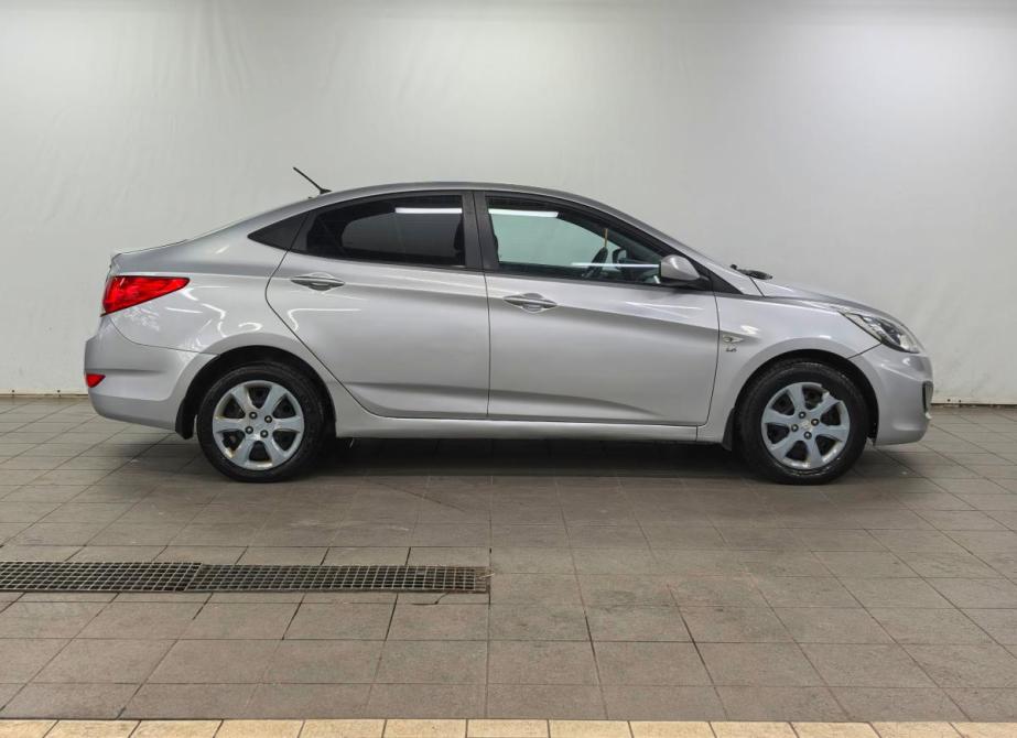 Hyundai Solaris I Санкт-Петербург  - изображение 4
