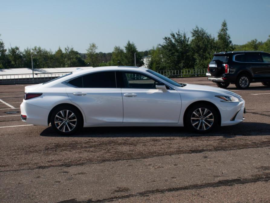 Lexus ES VII Москва  - изображение 4