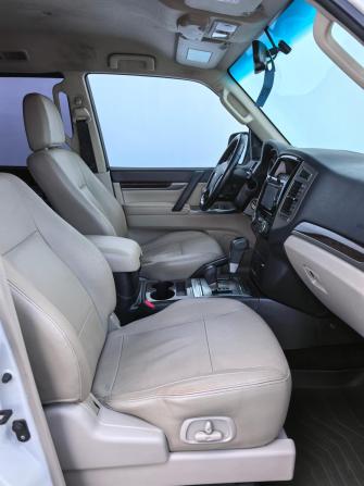 Mitsubishi Pajero IV Рестайлинг 2 с пробегом 2017 года, цена 2 900 000 рублей, 90000 км, внедорожник, Автокод Объявления