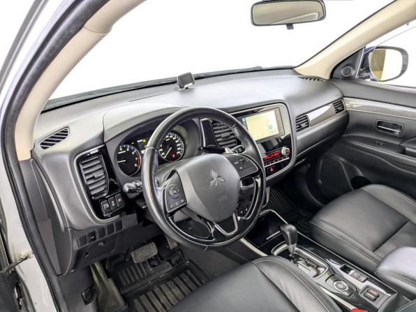 Mitsubishi Outlander III Рестайлинг 3 с пробегом 2020 года, цена 2 590 000 рублей, 97498 км, внедорожник, Автокод Объявления