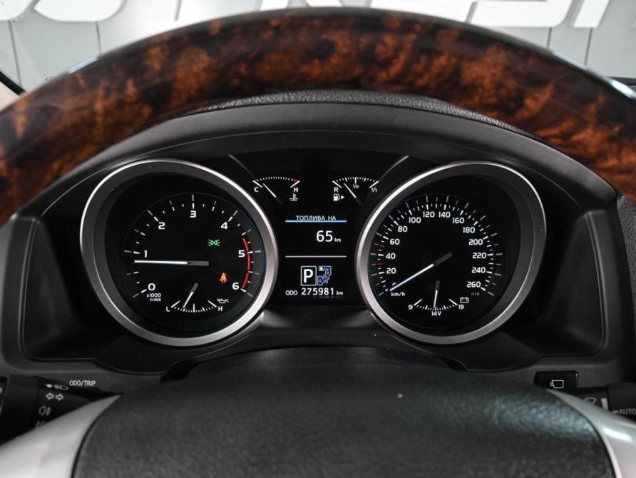 Toyota Land Cruiser 200 Series Рестайлинг 1 Ростов-на-Дону  - изображение 28
