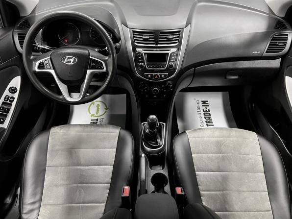 Hyundai Solaris I Рестайлинг с пробегом 2015 года, цена 975 000 рублей, 157578 км, седан, Автокод Объявления