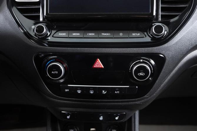 Hyundai Solaris I с пробегом 2024 года, цена 2 009 000 рублей, 37500 км, седан, Автокод Объявления